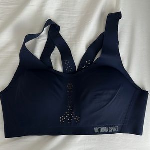 34B Victoria secret sports bra